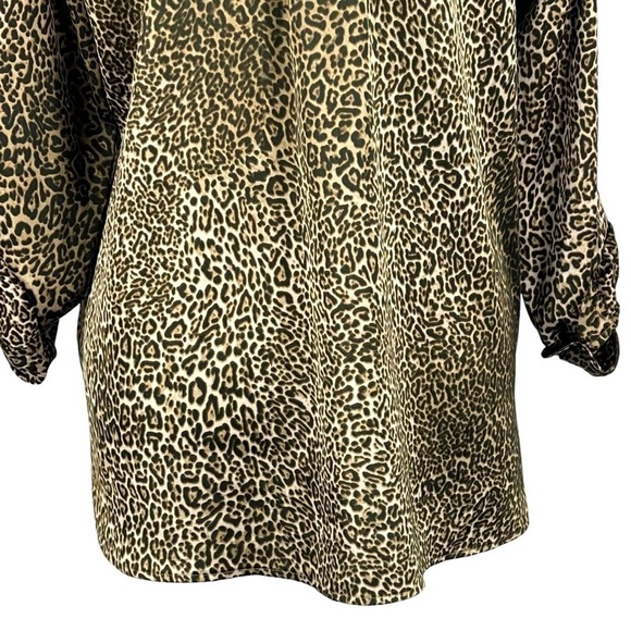 Jones NEW YORK SIGNATURE ANIMAL PRINT LONG SLEEVE BUTTON DOWN BLOUSE - Picture 9 of 16